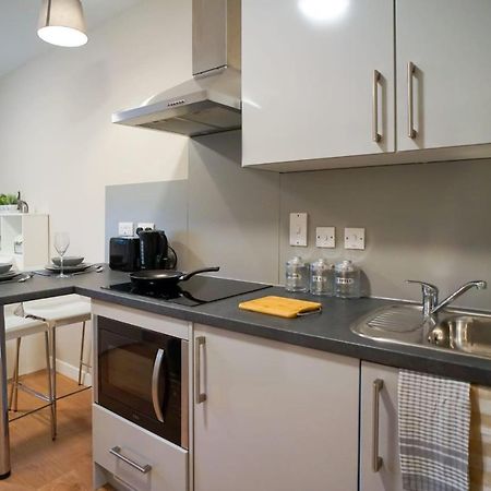 1 Bedroom Apartments, Studios And Ensuite Bedrooms With Shared Kitchen At Centro House In Stirling Extérieur photo