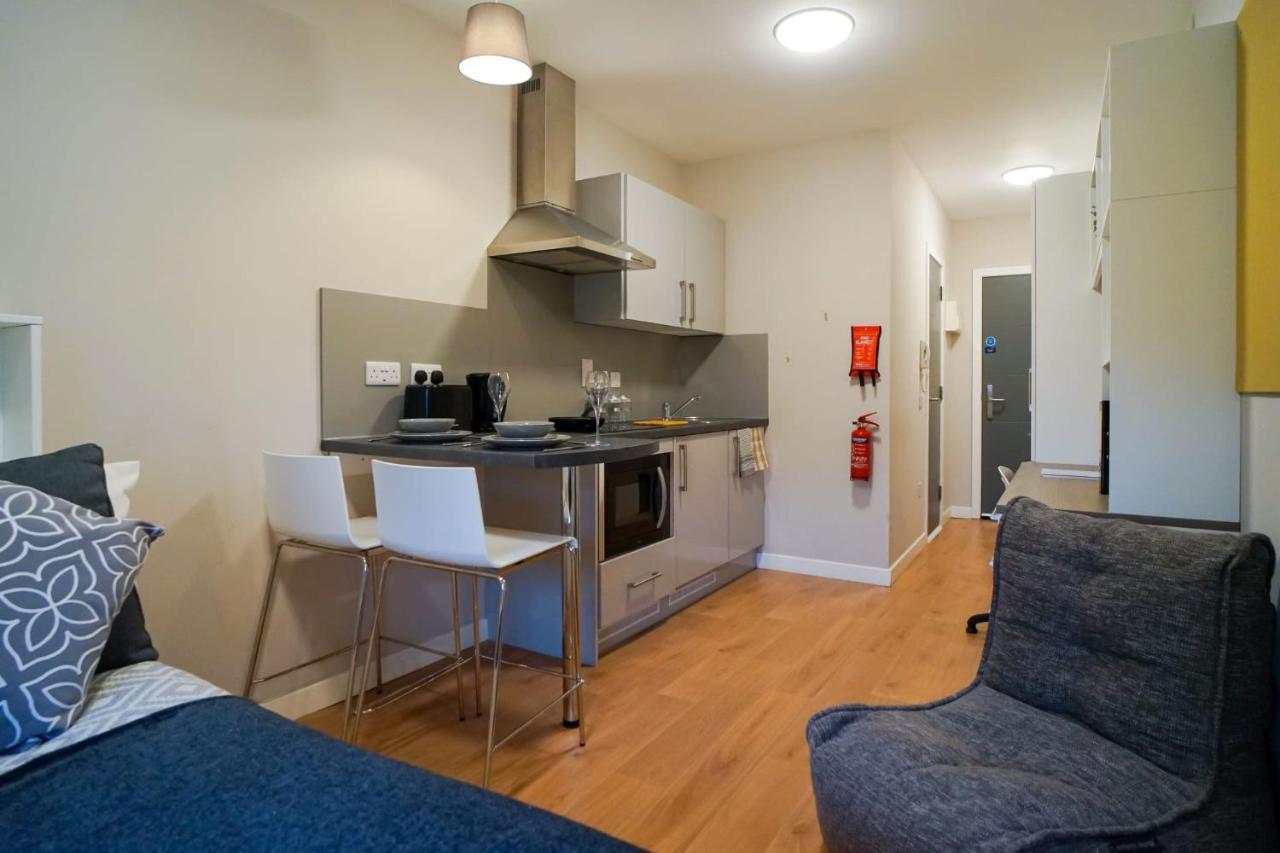 1 Bedroom Apartments, Studios And Ensuite Bedrooms With Shared Kitchen At Centro House In Stirling Extérieur photo